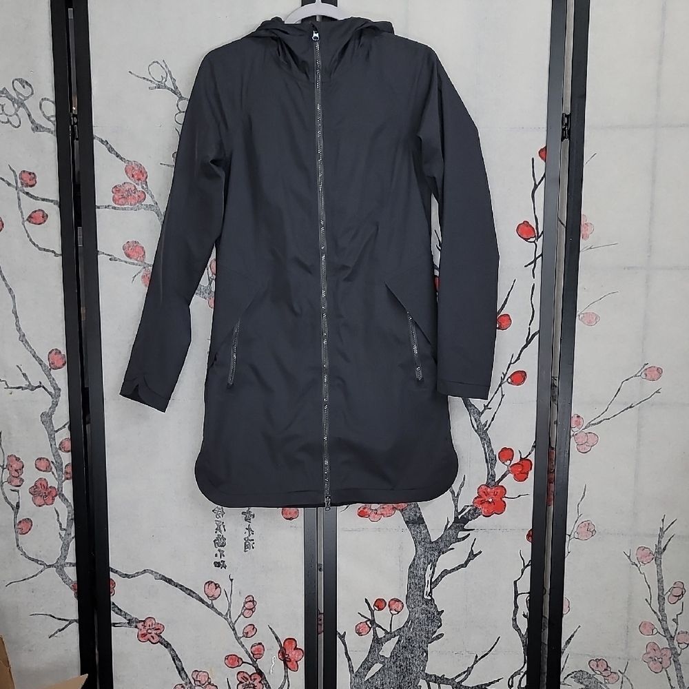 LULULEMON DEFINITELY RAINING JACKET HOODED SOFTSHELL NAVY NYLON RAIN COAT Size 4